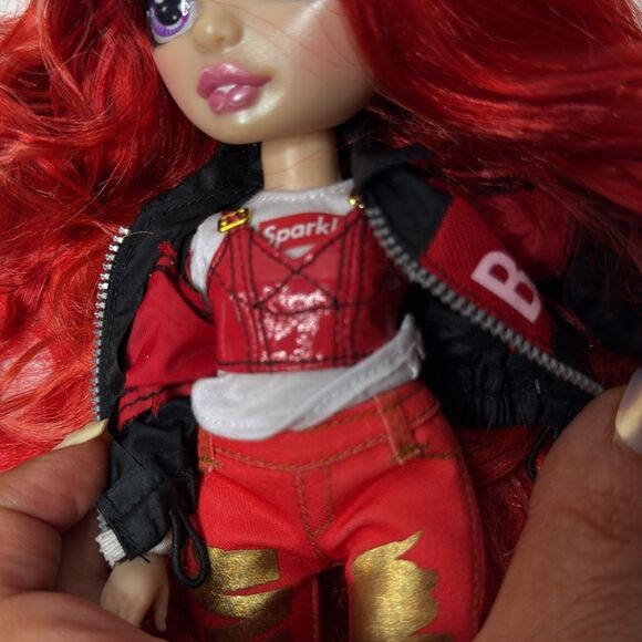 Rainbow High Series 1 Ruby Anderson Doll. - Picture 5 of 7